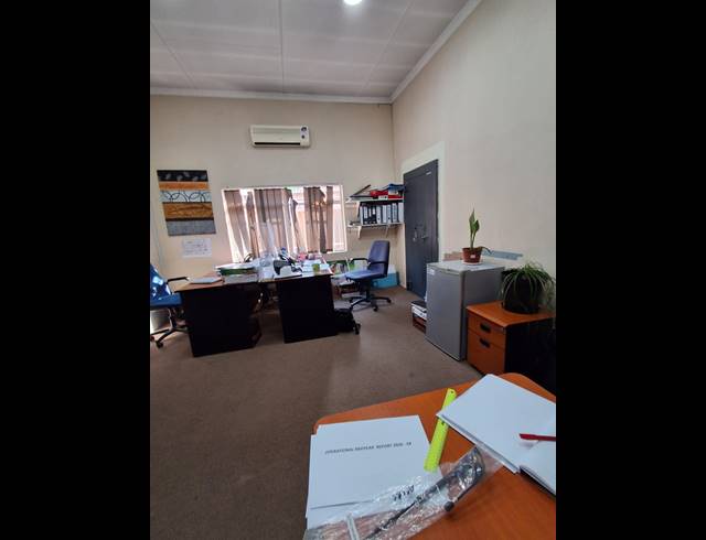 363M² OFFICE FOR SALE IN VEREENIGING CENTRAL